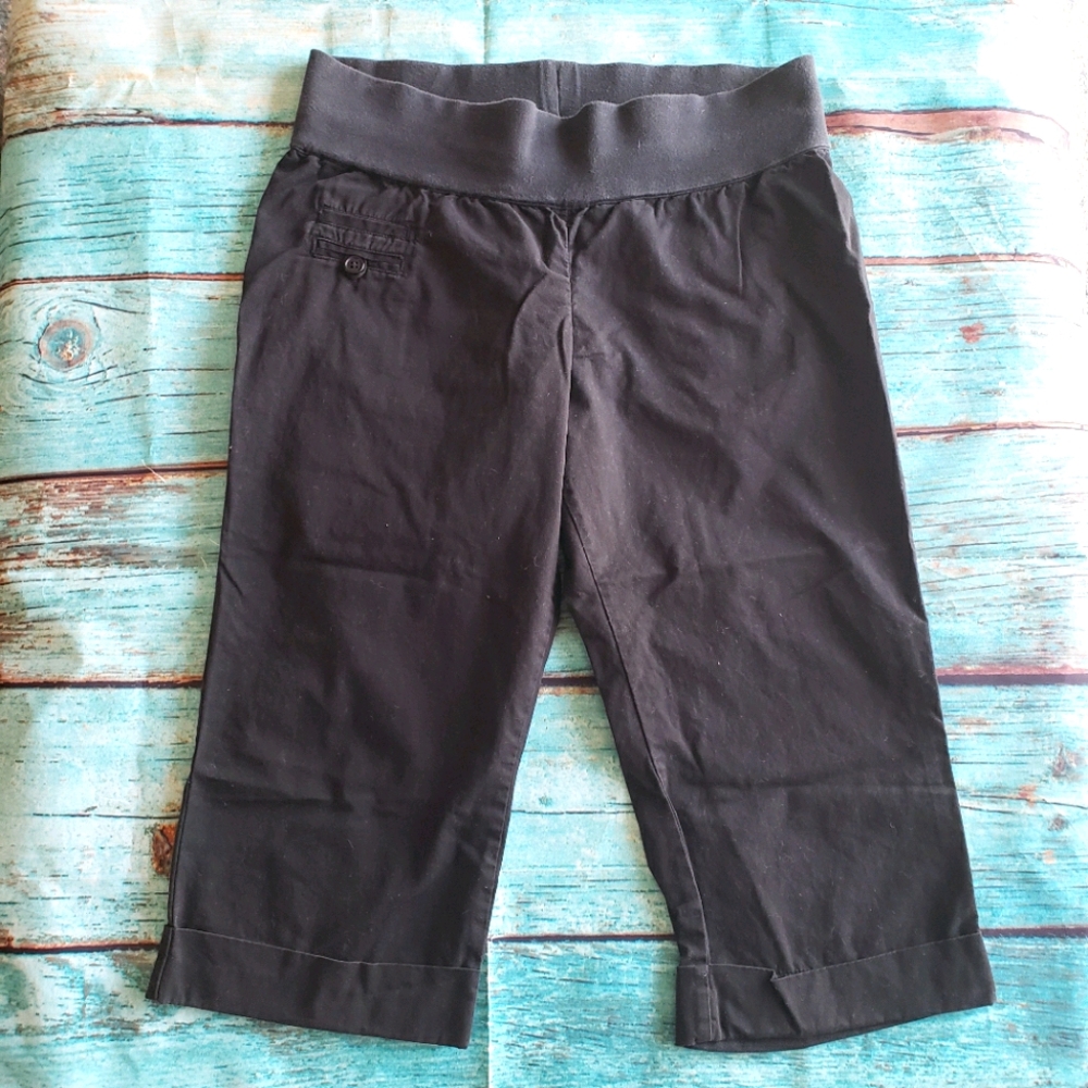 🌺 4/$20 Liz Lange for Target Maternity black capris size 4